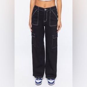 Black Forever 21 Cargo Pants - Medium